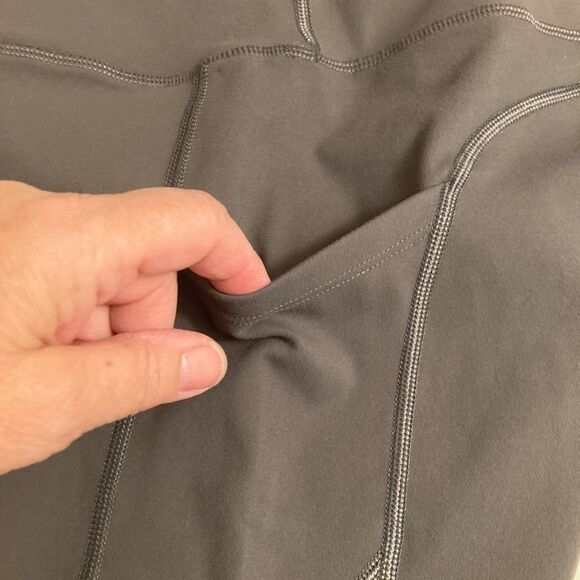 Luga Bike Shorts with Pocket - Picture 9 of 12